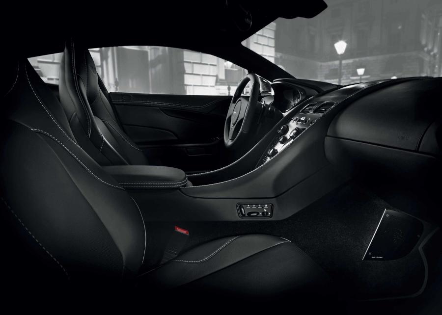 Интерьер Aston Martin Vanquish Carbon Black 2014 года  (фото 12 из 30)